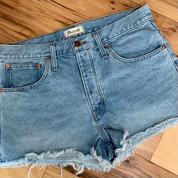 Madewell Relaxed Denim Shorts Cut Offs Jean  Light Wash Button Fly Size 30 - Picture 3 of 10